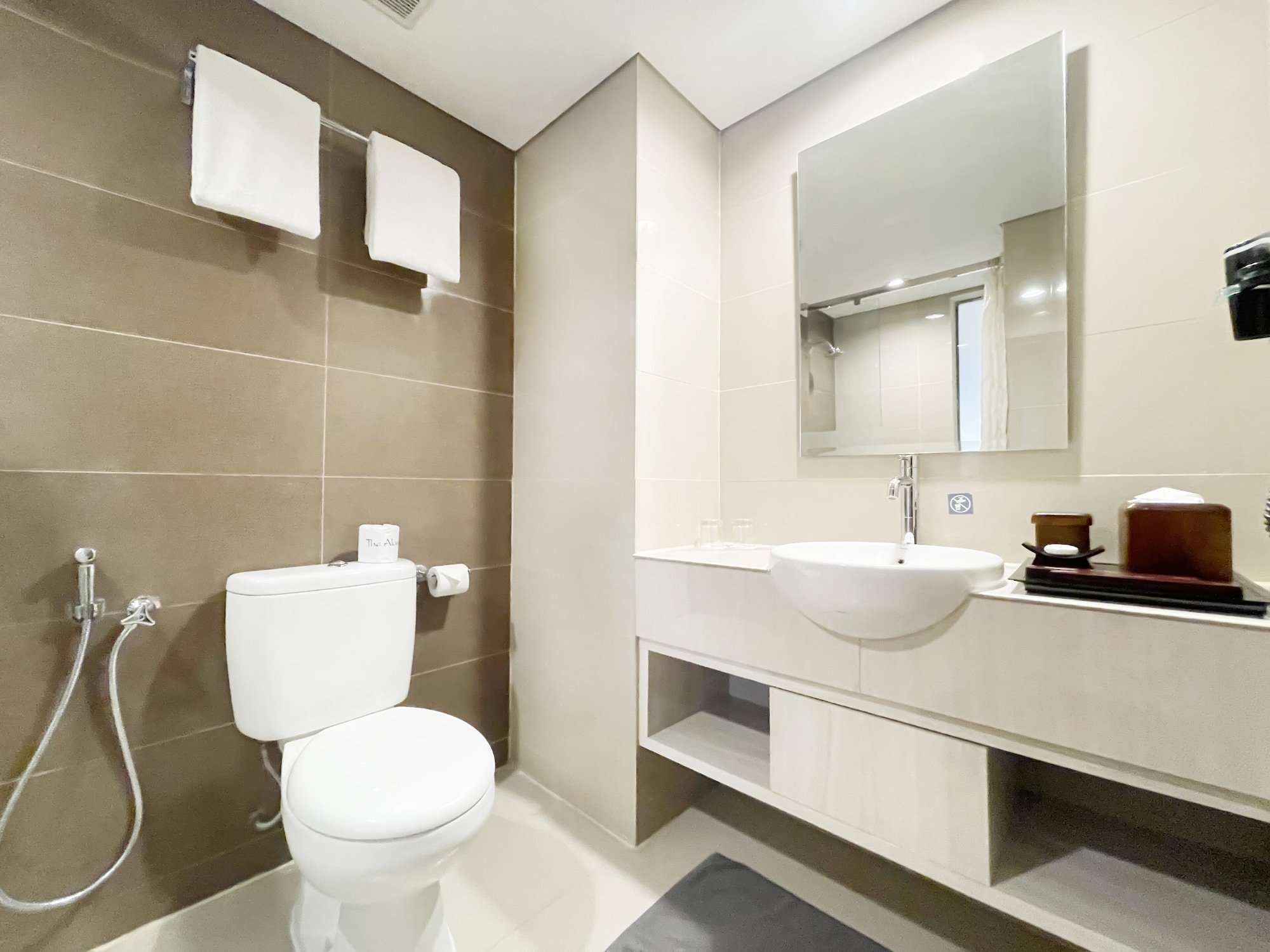 غرفة سوبيريور بسرير كوين، The Alana Hotel & Conference Center Malioboro Yogyakarta By Aston 4/4