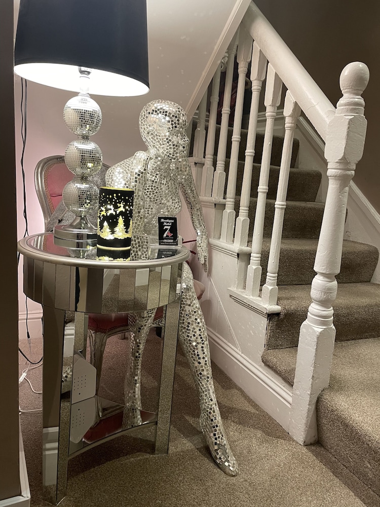 7 Cross Street Boutique Townhouse 22/31