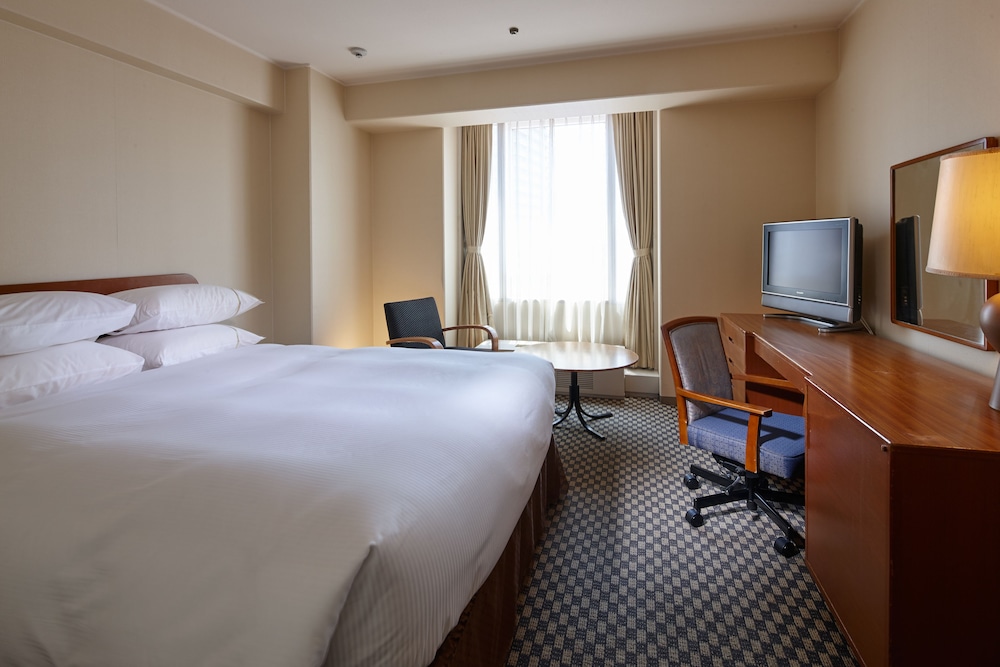 Sheraton Miyako 31/80