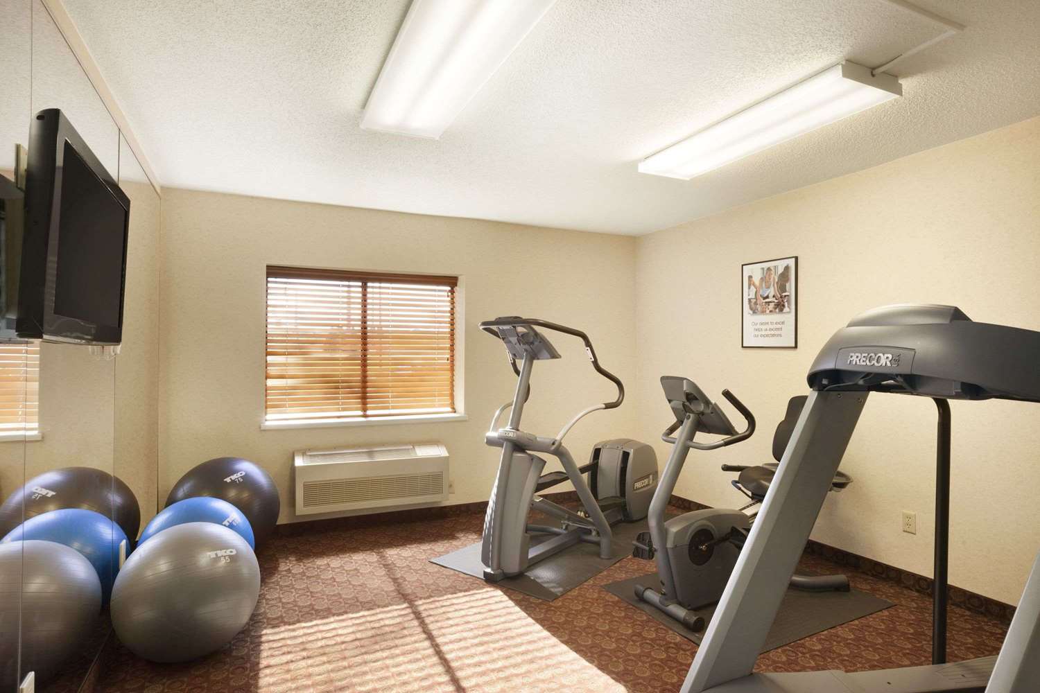 Baymont by Wyndham Sioux Falls Near West 41st Street 8/20