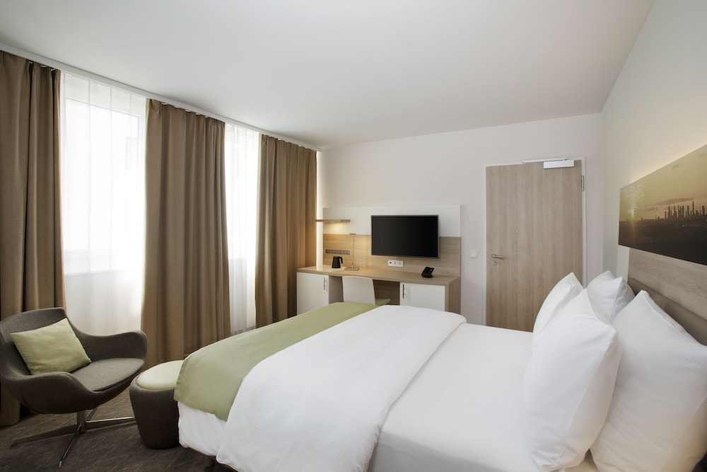 Holiday Inn Frankfurt Airport 15/75