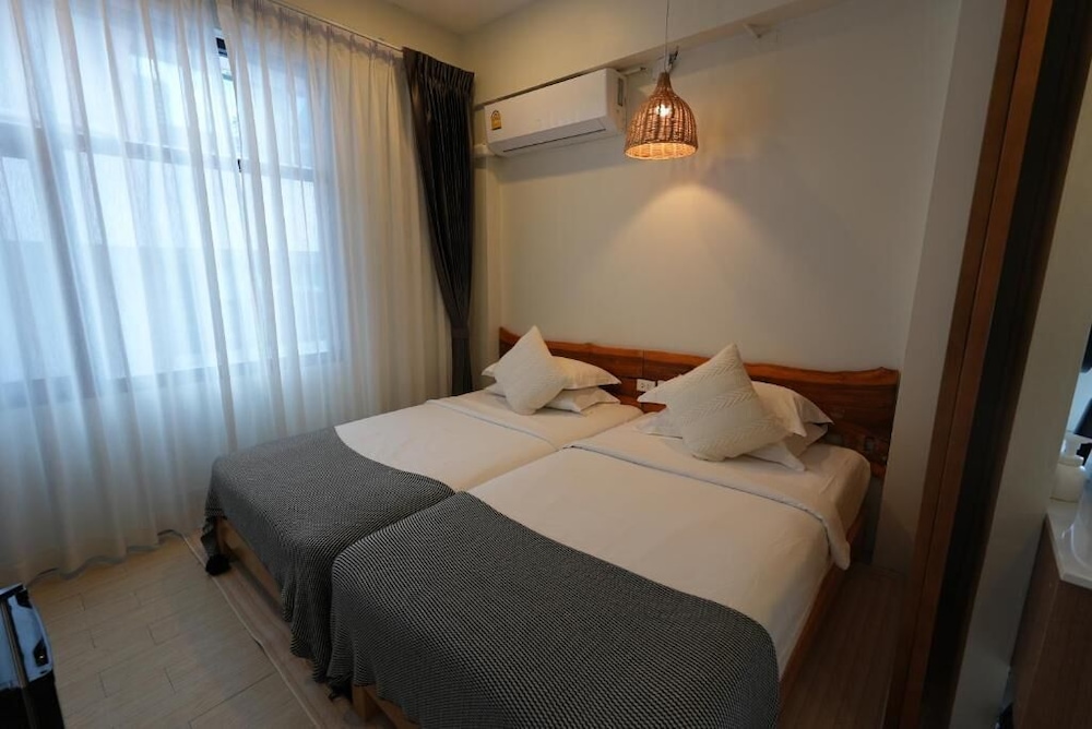 Yolo Bangkok Boutique Hotel 18/50