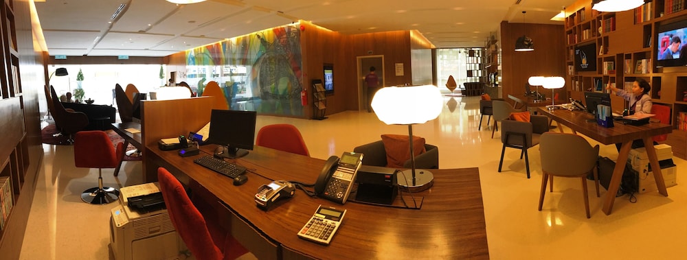 Mercure Kuala Lumpur Shaw Parade 51/69