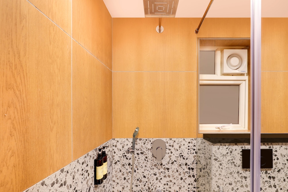 Royal Orchid Suites 44/58