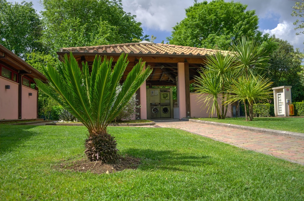 Flaminio Village Bungalow Park Campground 59/71