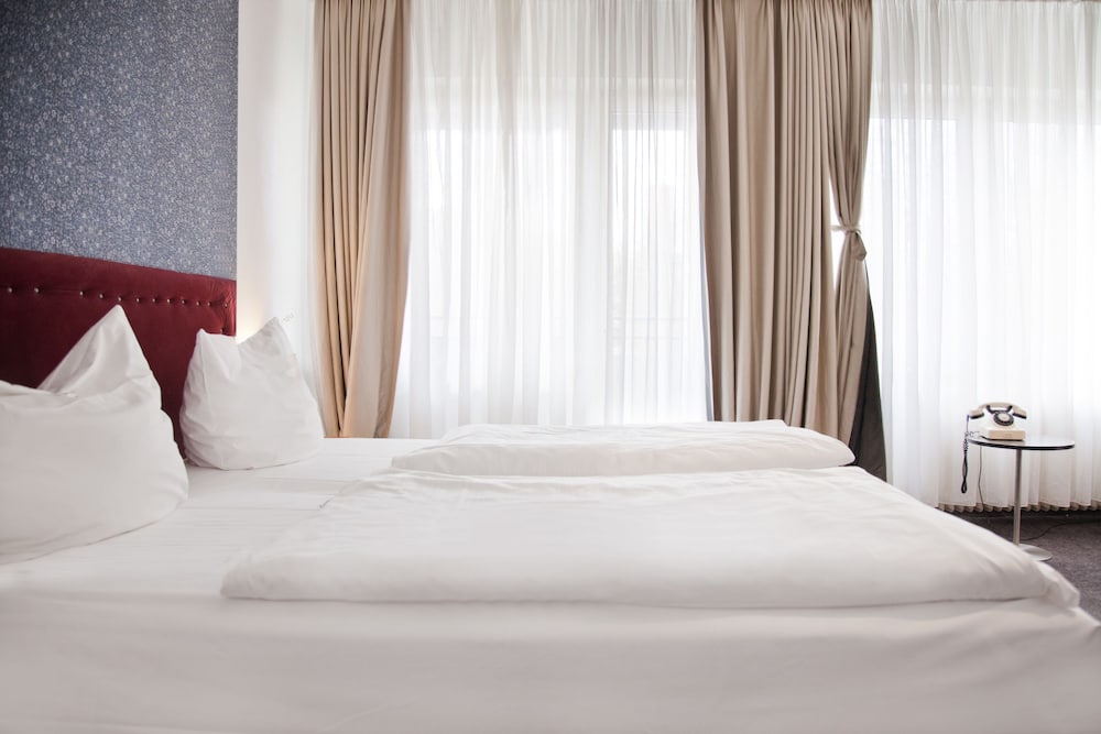 Hotel Les Nations 23/77