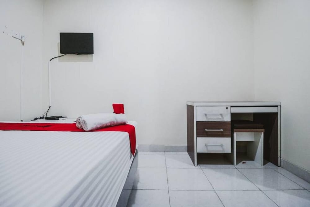 Reddoorz Plus Near Semanggi 23/30