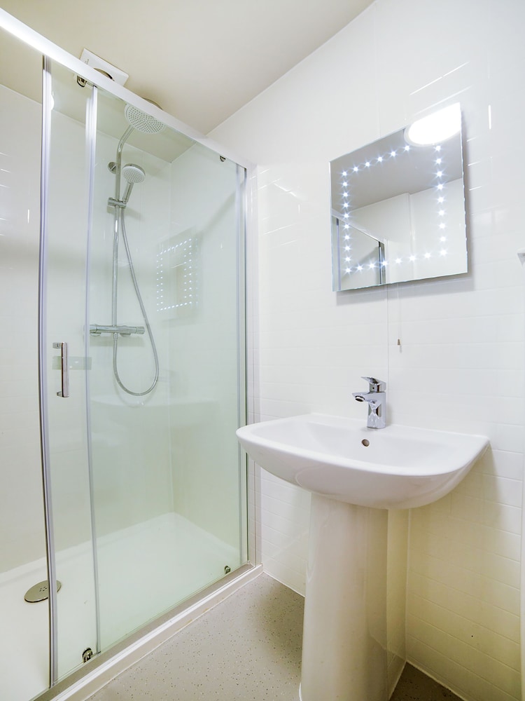 Apollo Hotel London – Near Hyde Park & Paddington Station 41/47