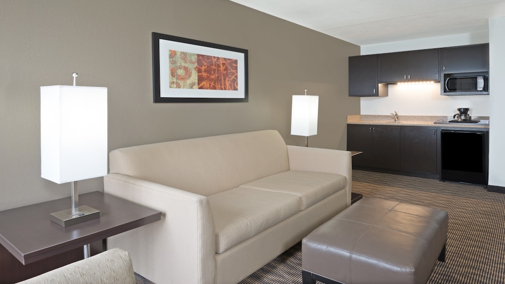 Holiday Inn Express Hotel Suites Colby 26/60