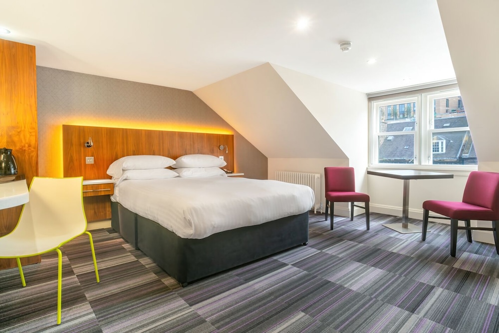 The Place Hotel 30/69
