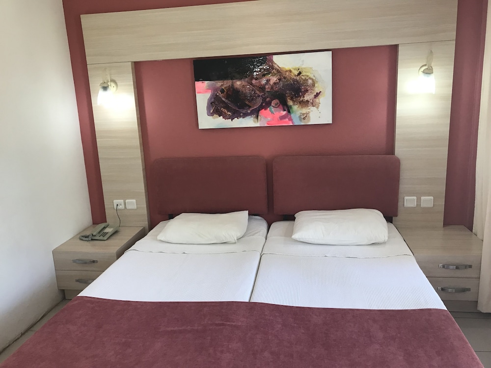 ANT APART HOTEL 7/50