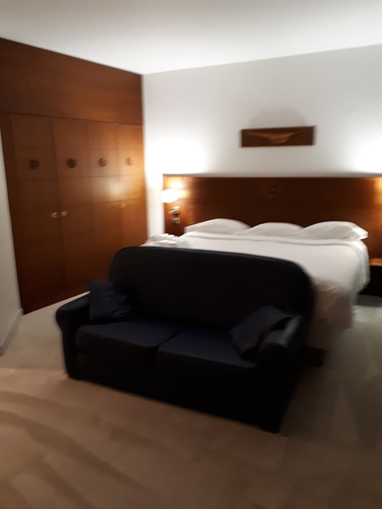 Junior Suite, Twin Beds, Street View، Hotel Le Yachtman 7/10