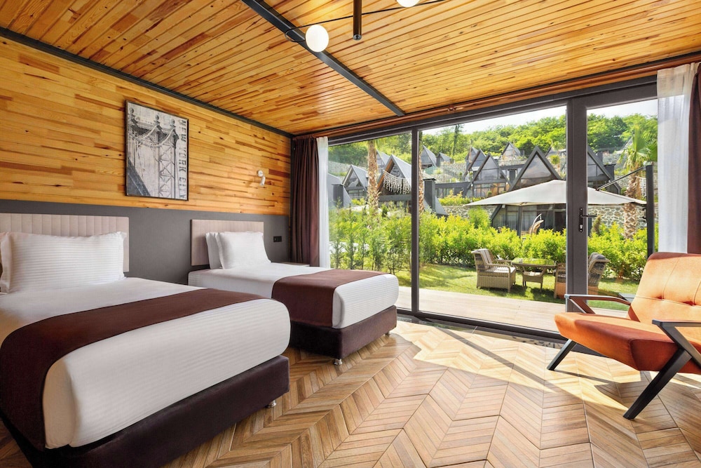 Plus, Deluxe, Bungalow, 1 King and 2 Double Beds