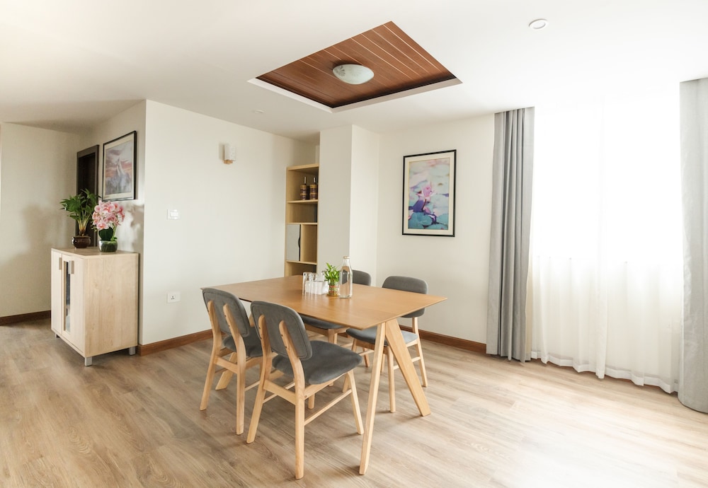 Mila Hotel 63/86