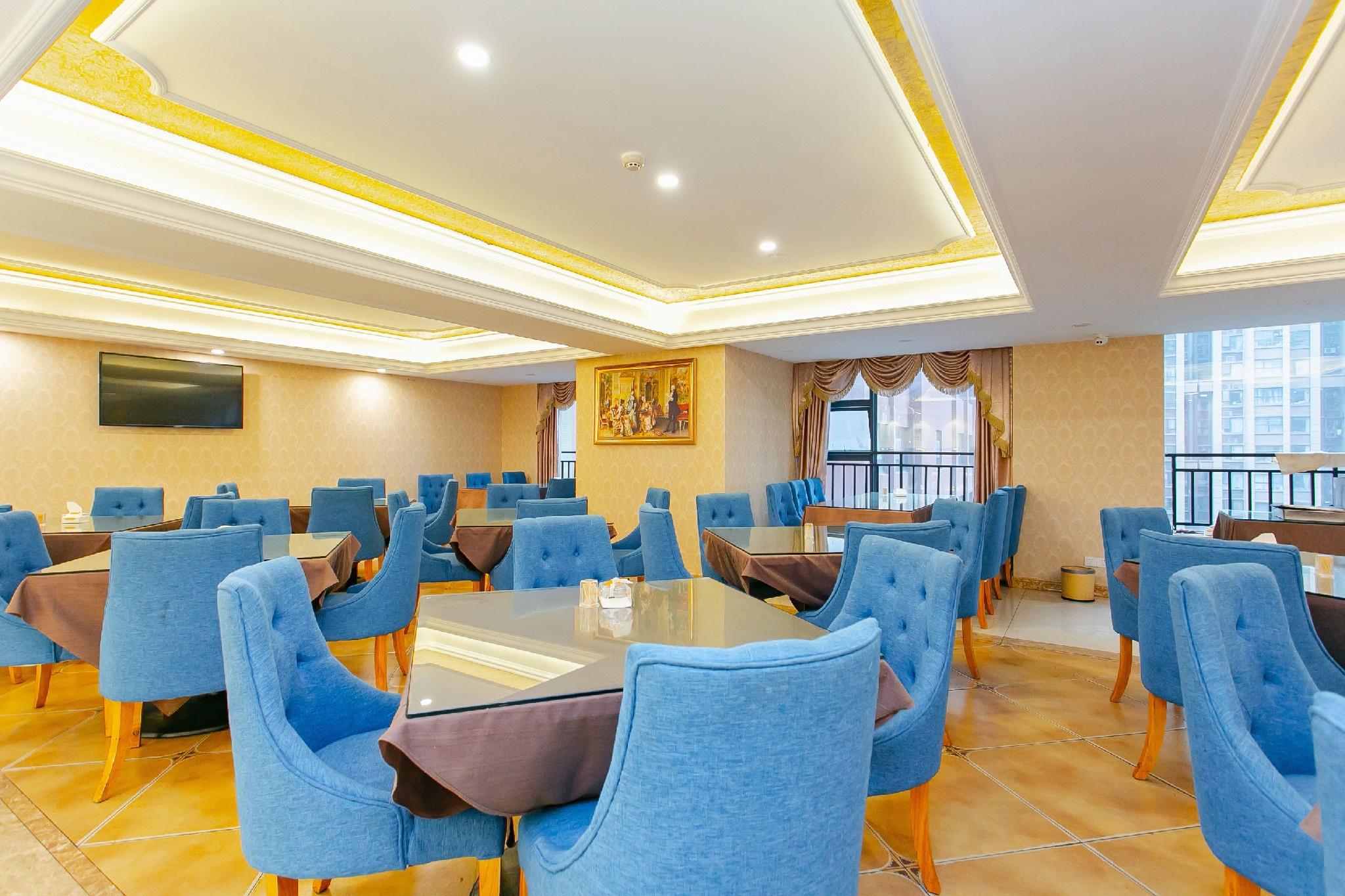 Vienna Hotel (Chengdu Dafeng Metro Station) 44/46