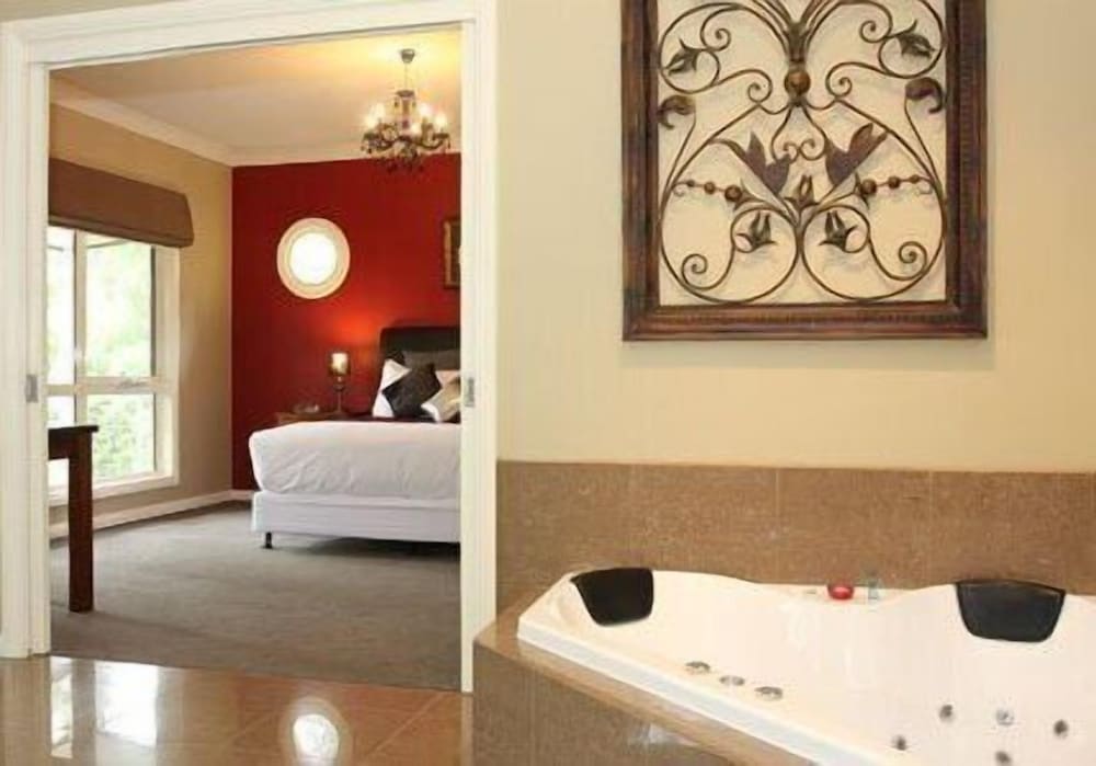 3 KINGS BED AND BREAKFAST 7/24