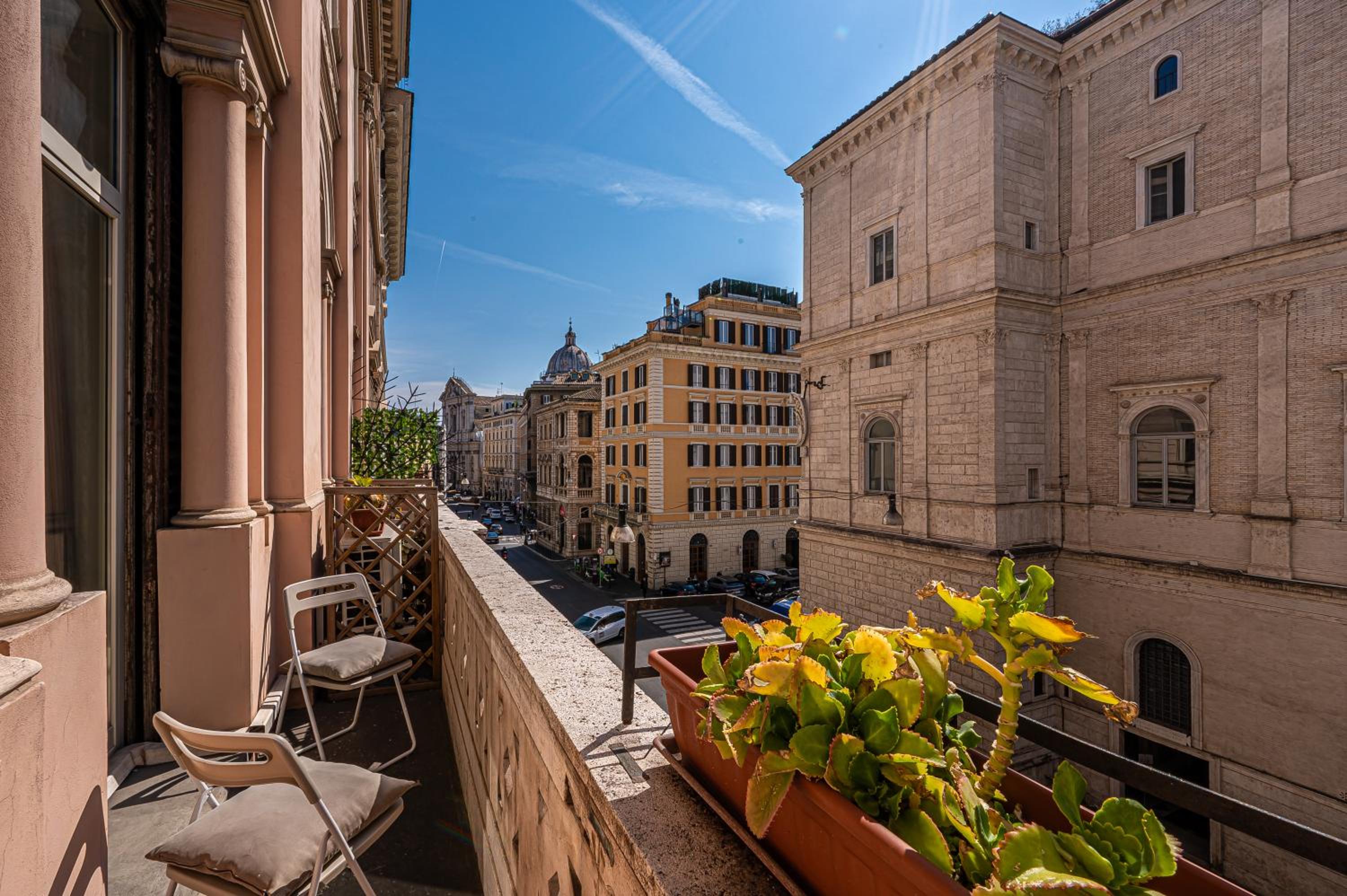 Four Rivers Suites In Rome 16/24