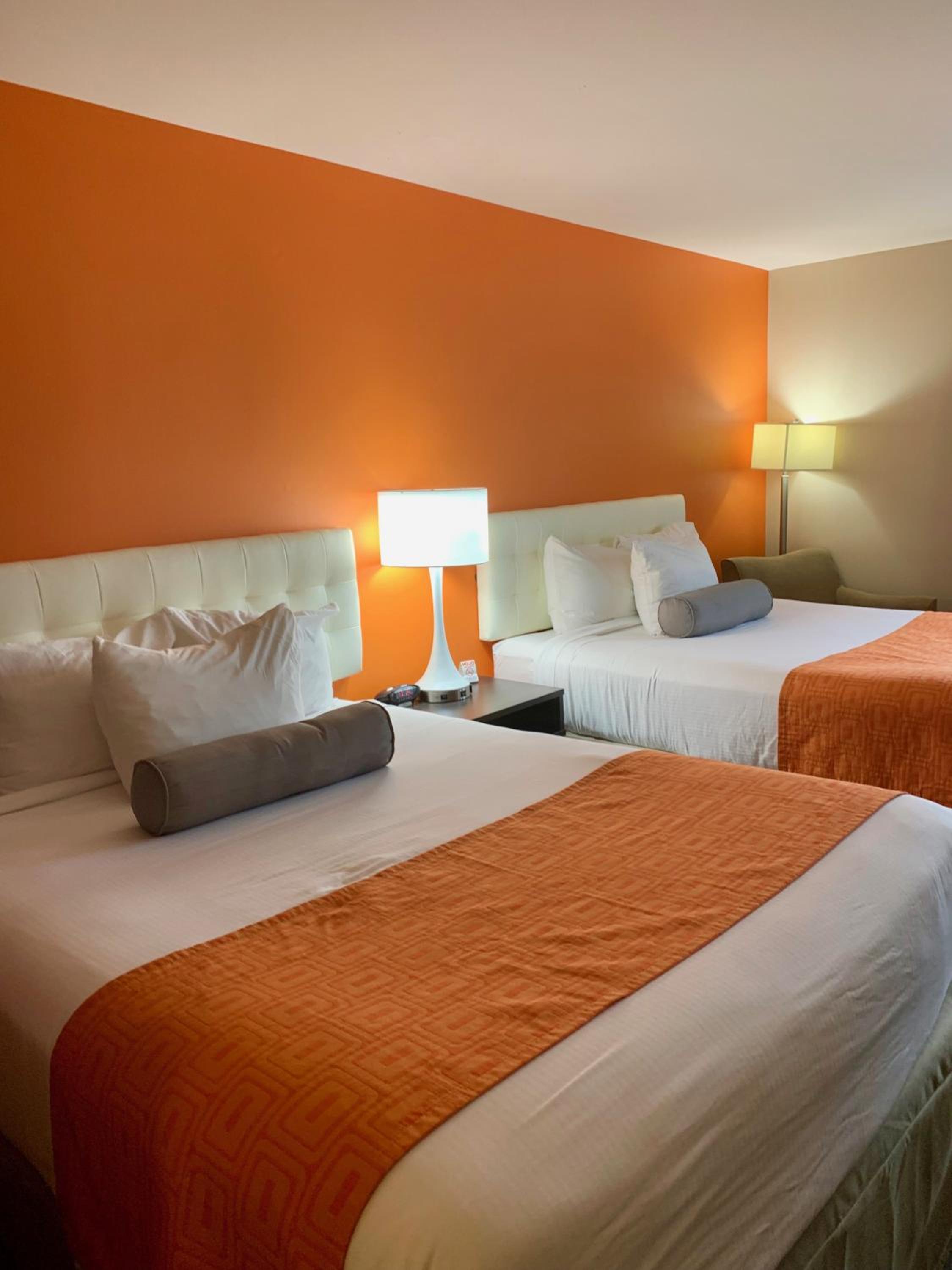 Room, King Bed, 2 Queen Beds, Private Entrance, Ground Floor