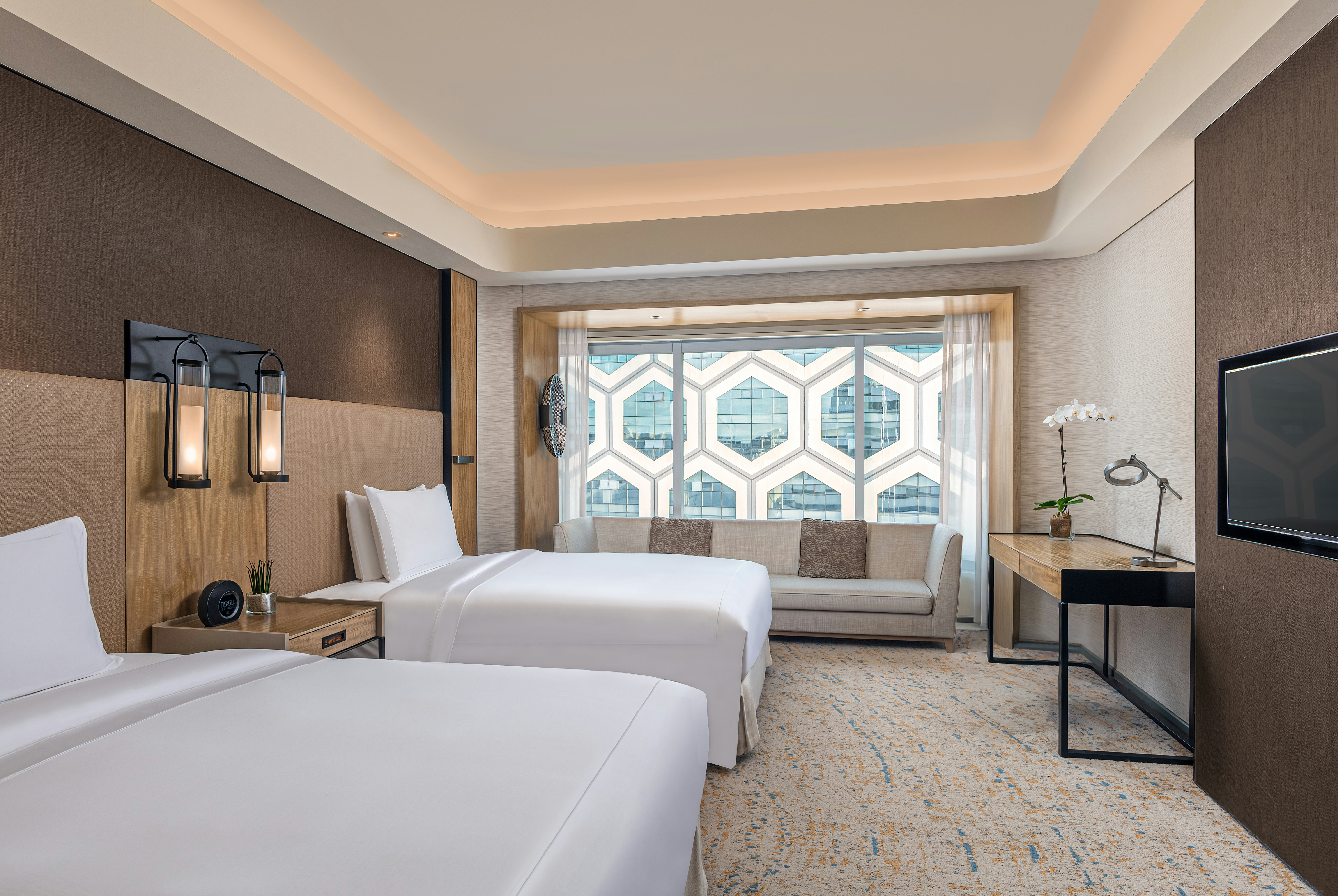 DELUXE, TWIN BEDS