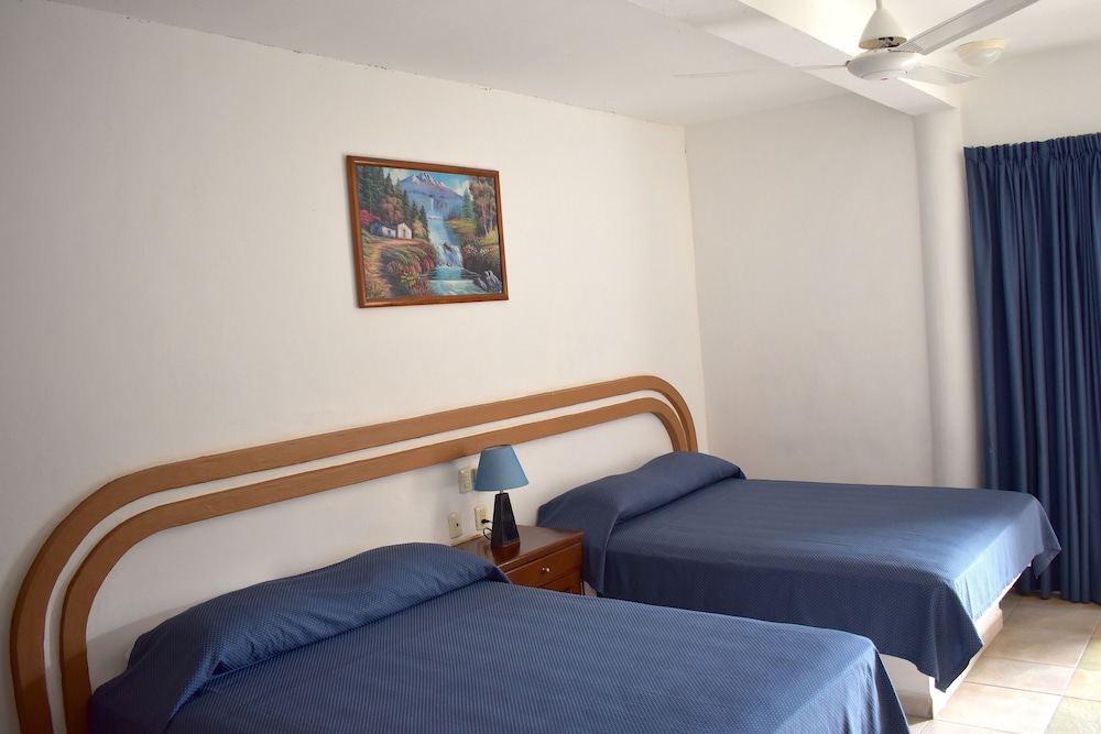 Hotel Plaza Almendros, Isla Mujeres 7/39