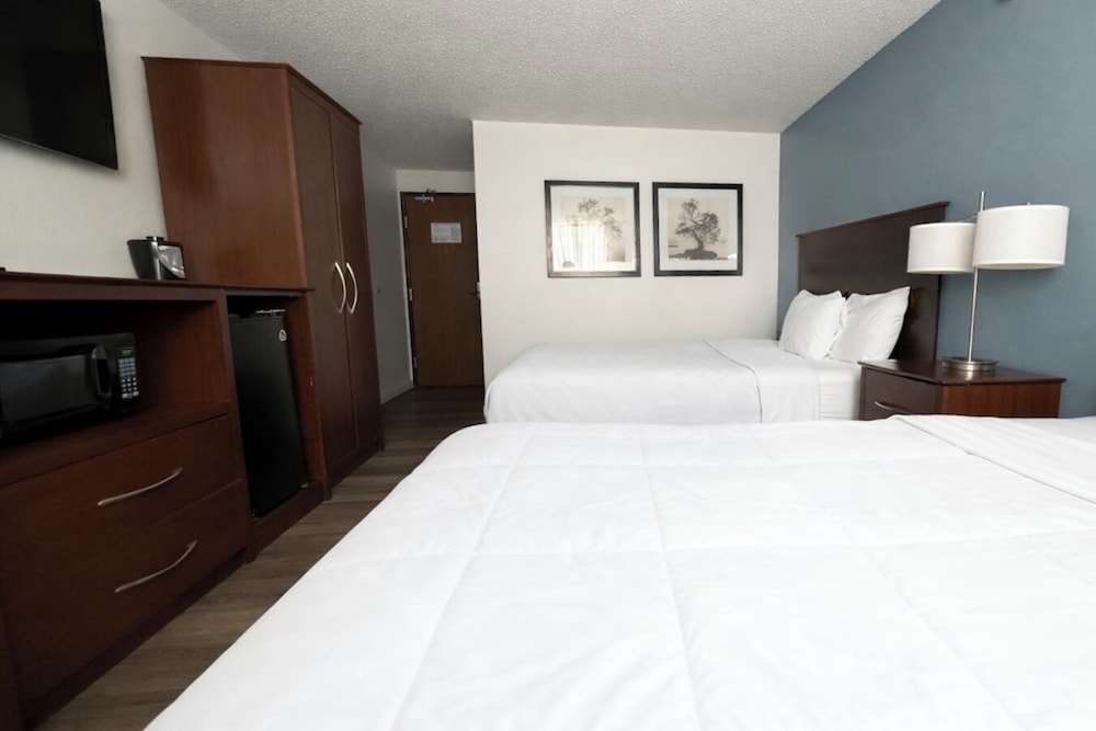 Hotel 8 Fergus Falls 21/49