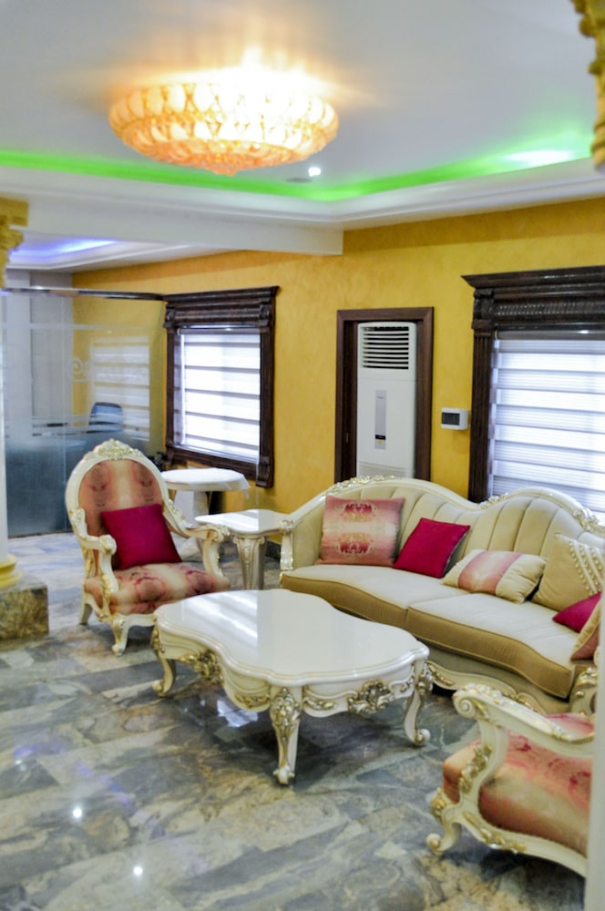 Caledonian Suites 46/63