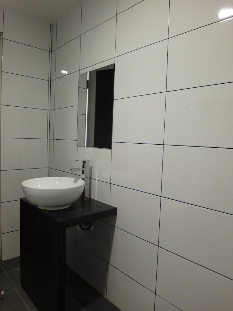 Nagoya Inn Hotel 37/38