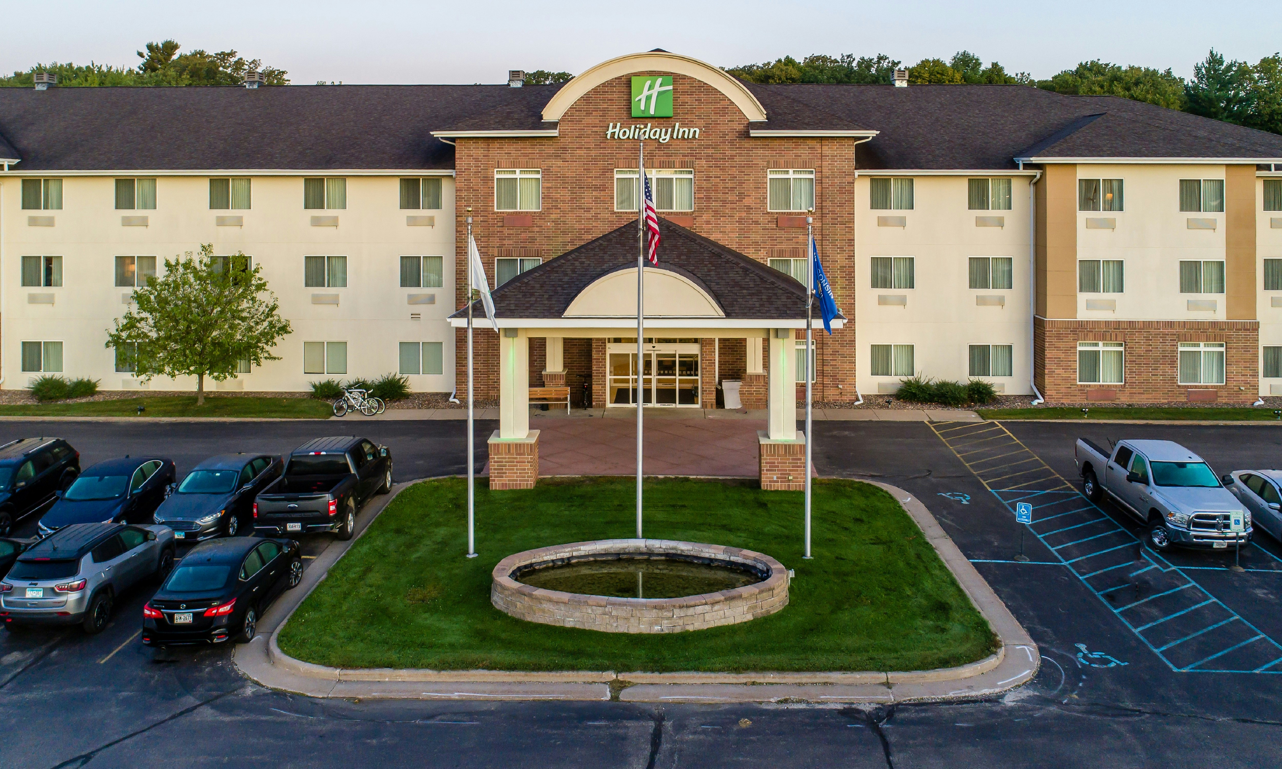 Holiday Inn Conference Ctr Marshfield 66/70