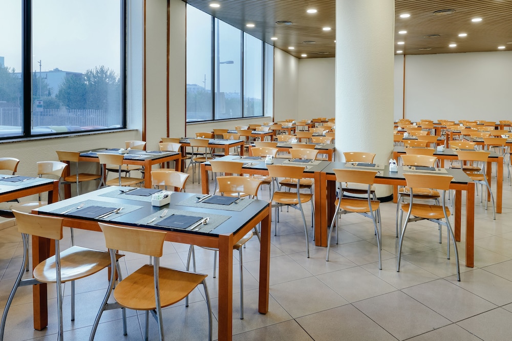 Hesperia Sant Joan Suites 47/57