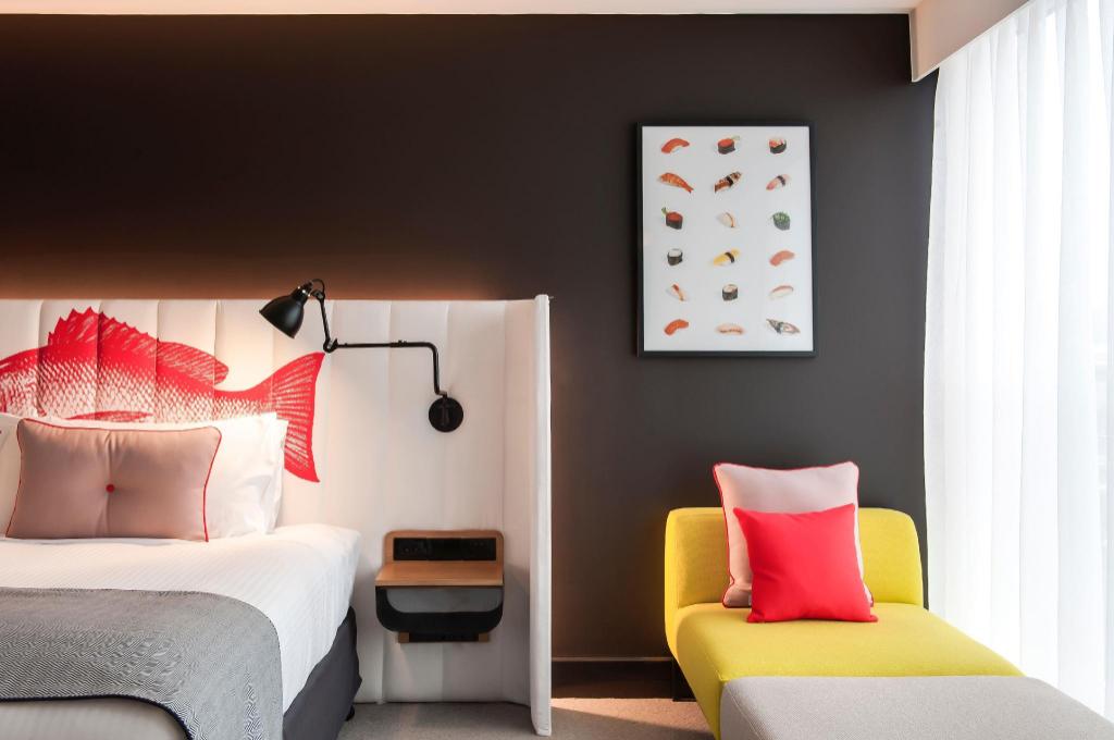URBAN, KING BED, CITY VIEW
