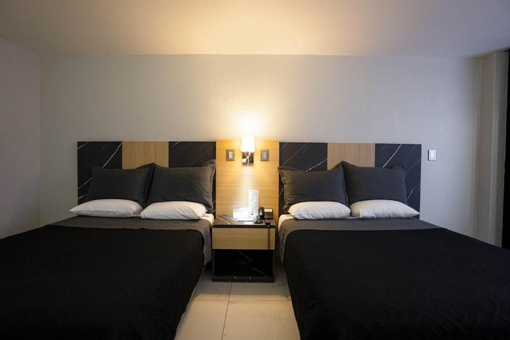 Hotel Real Plaza 20/69