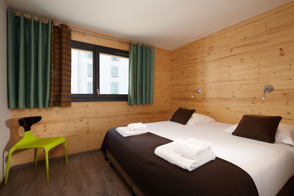 Hotel de L Apos Arve 30/76