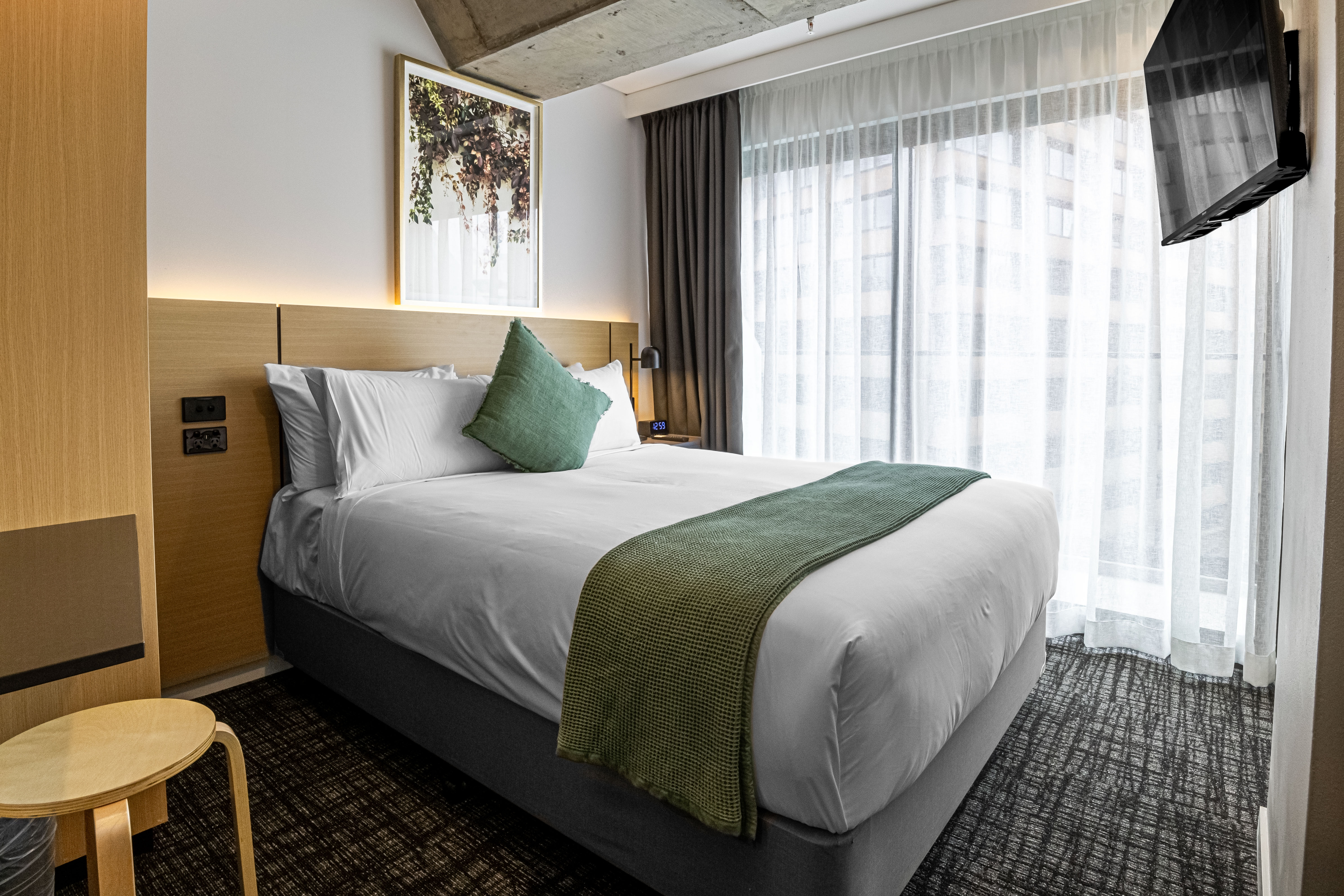 Room, Queen Bed