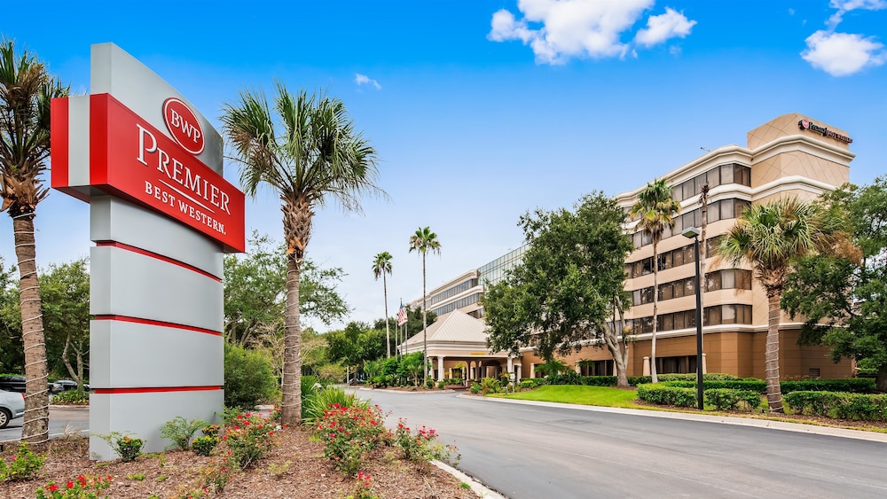 Delta Hotels by Marriott Jacksonville Deerwood 46/52