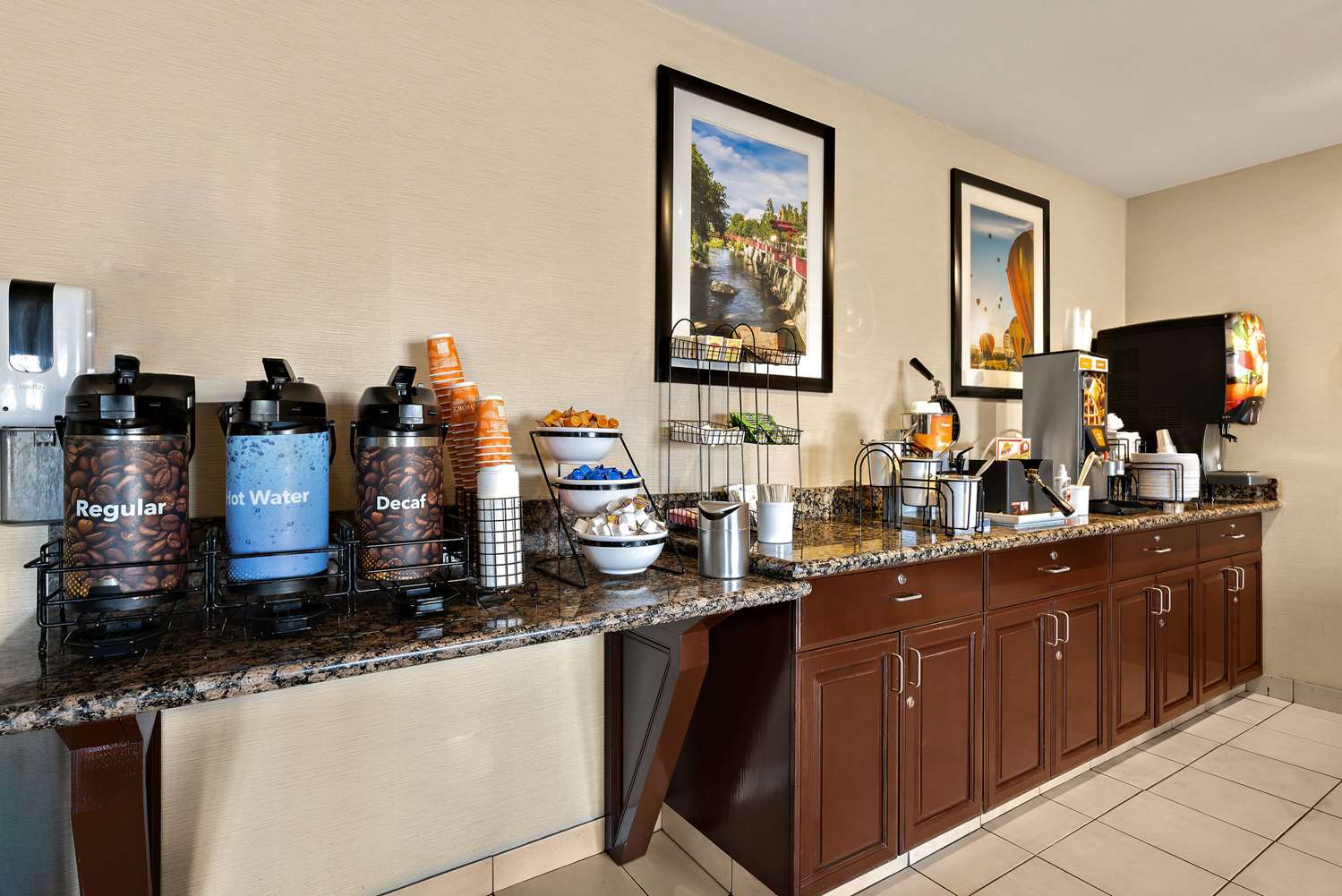 Comfort Inn & Suites Airport Convention Center 30/43