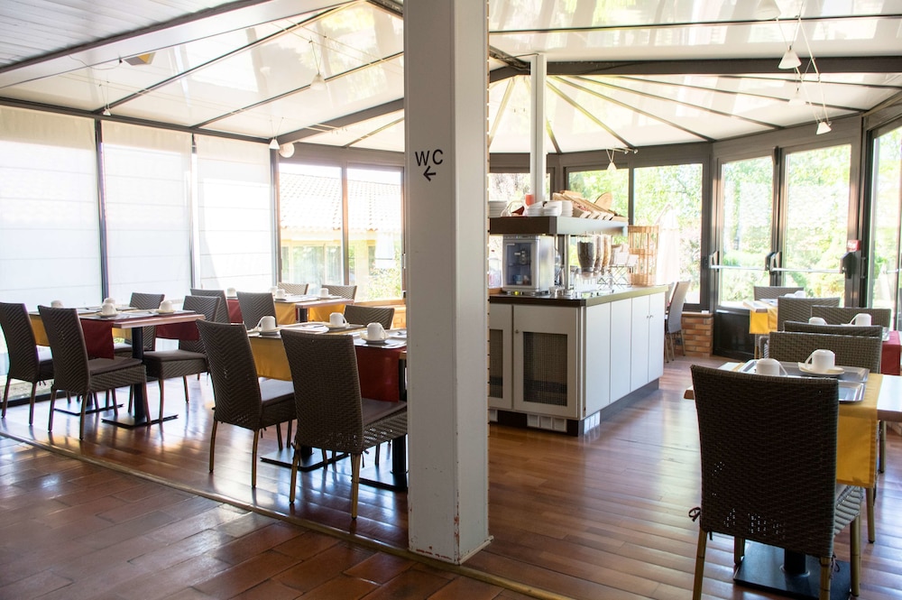 Hotel Kyriad Angouleme Nord Champniers 49/73