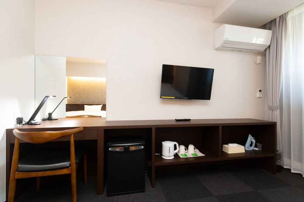Karasuma Rokujo Hotel 39/40