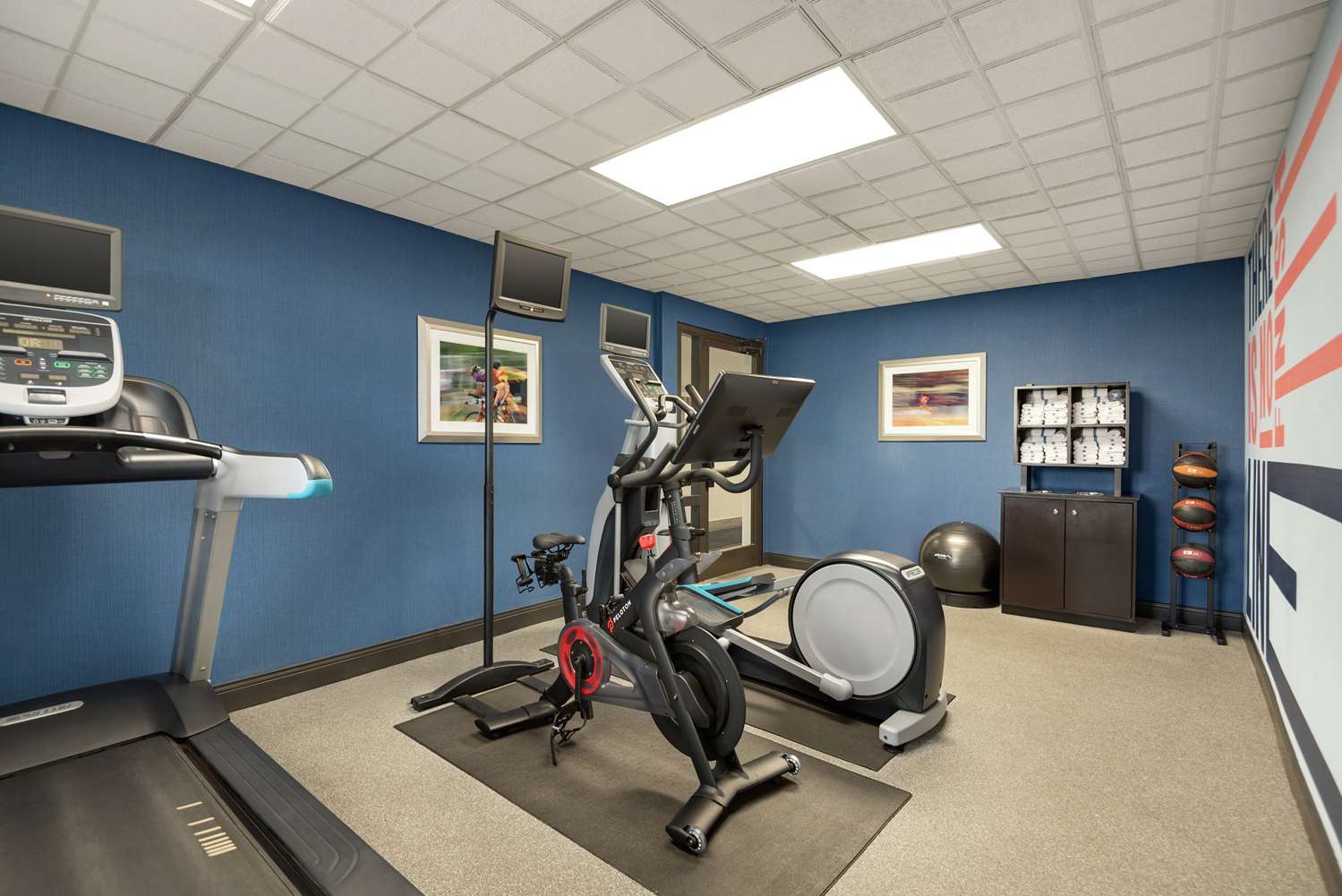 Hampton Inn Suites San Marcos 21/44