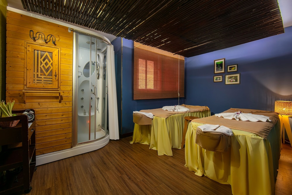 Oriental Suites Hotel And Spa 28/50