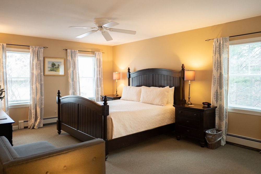 Senior, King Bed, Ground Floor