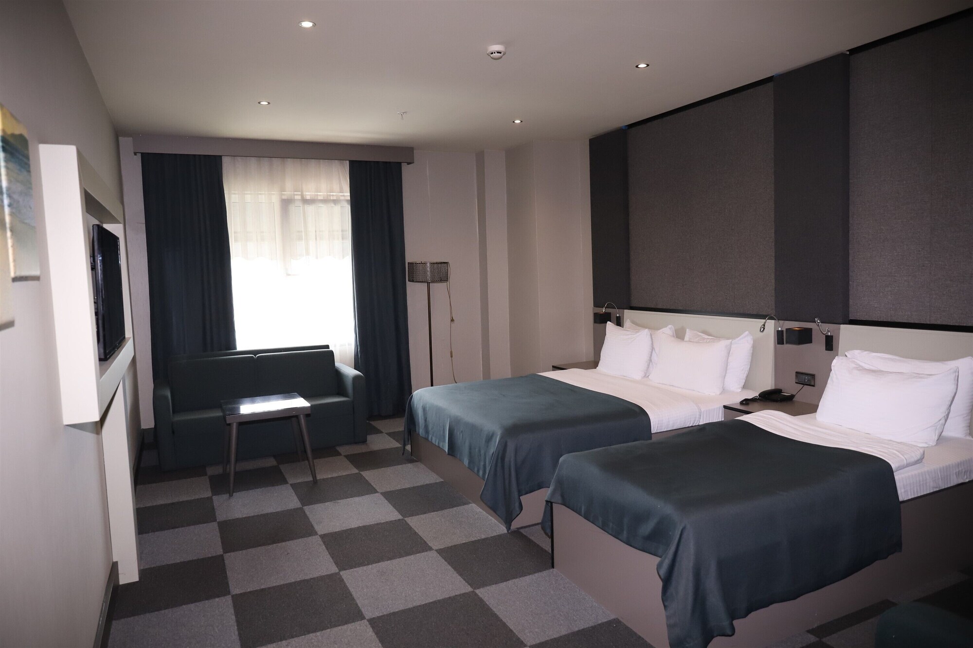 Deluxe, 2 King Beds