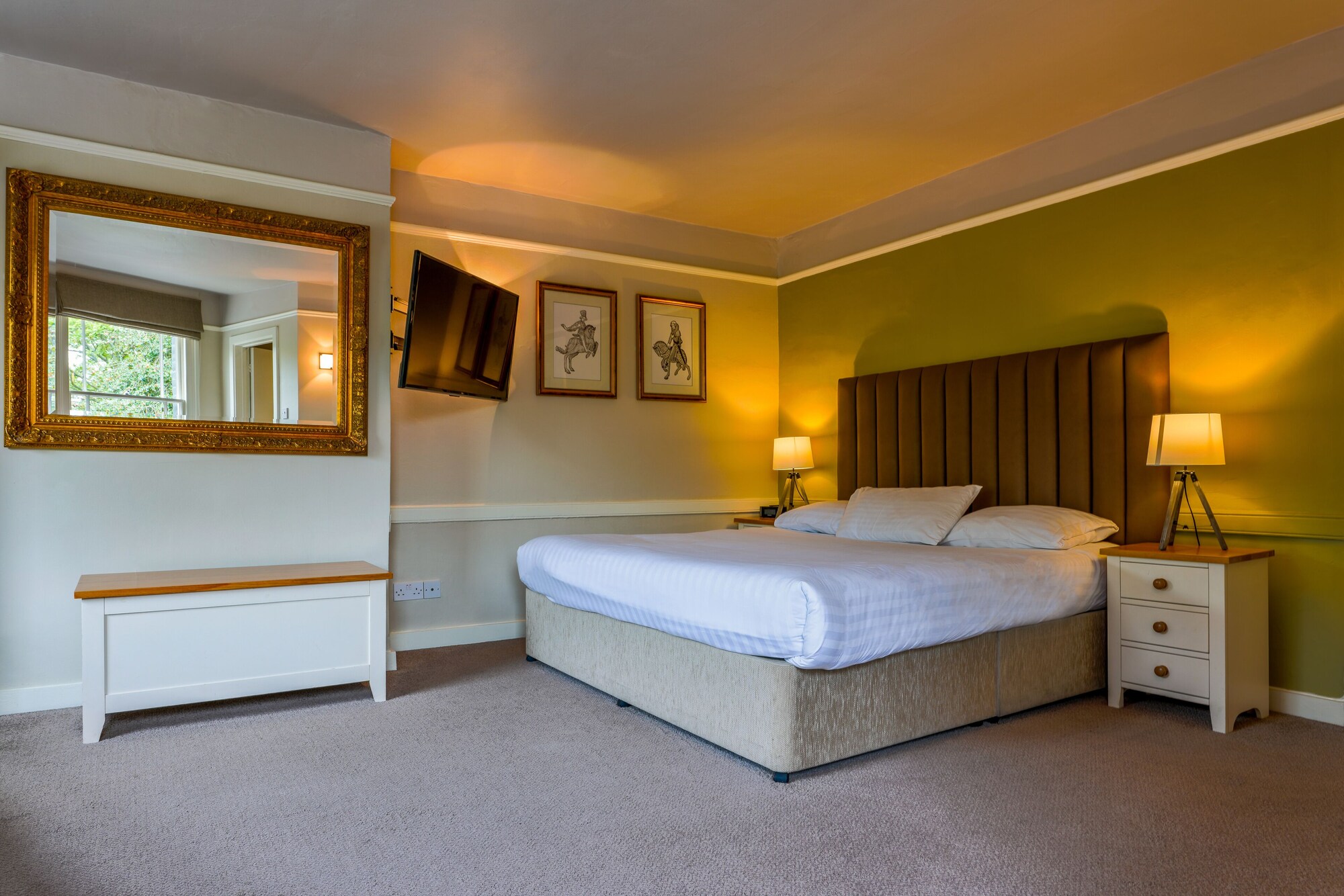 Feature, King Bed