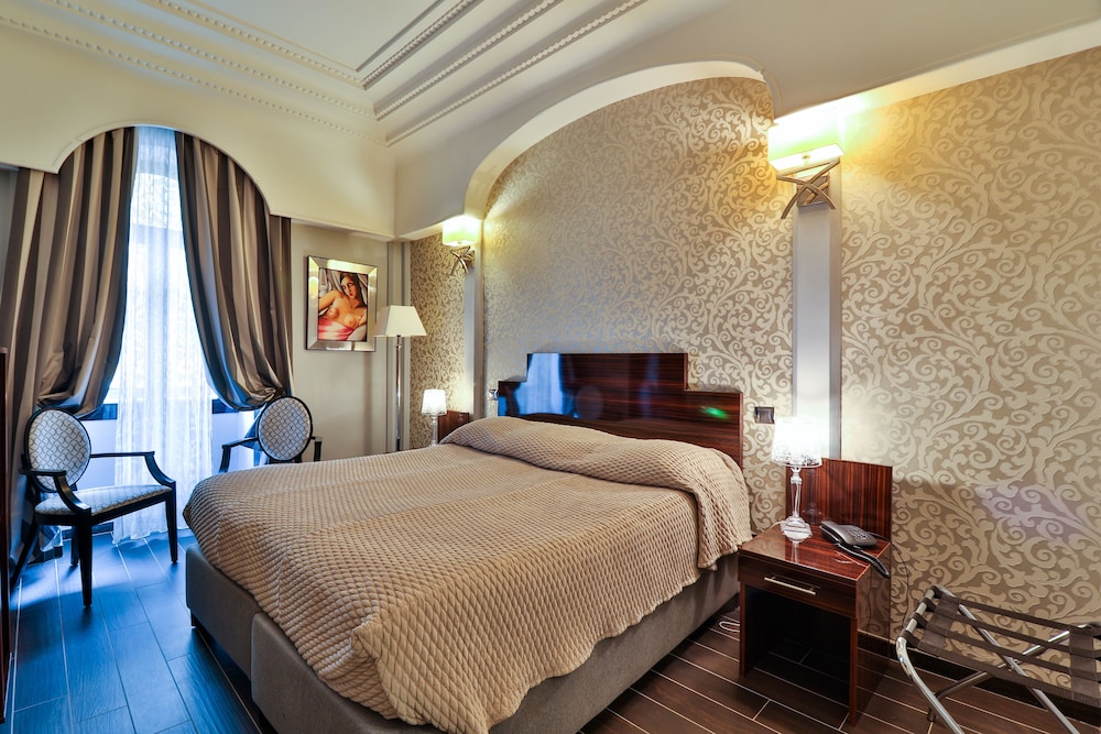 SUPERIOR, DOUBLE BED