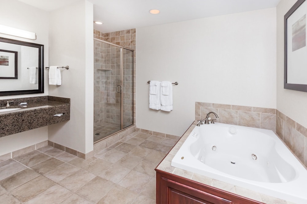 Wingate by Wyndham Sylvania/Toledo 17/56