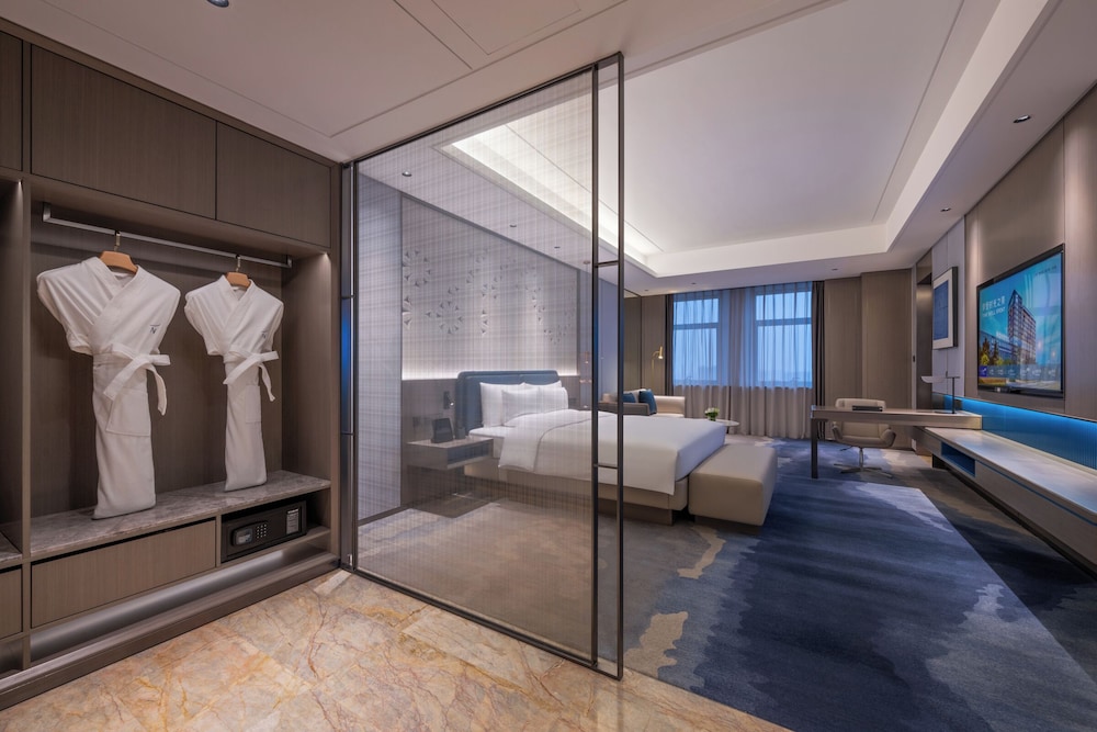 Novotel Kunshan Yangcheng Lake 16/60