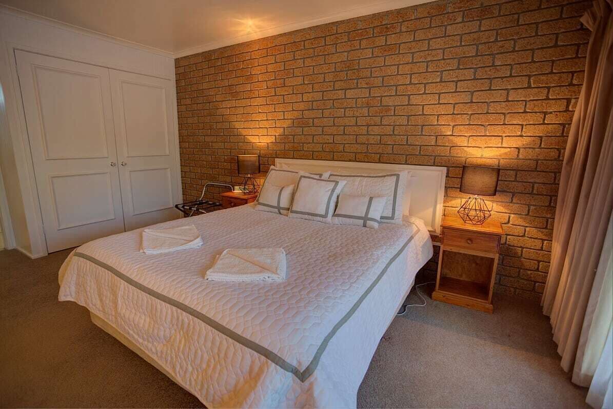 Spa, Suite, Queen Bed