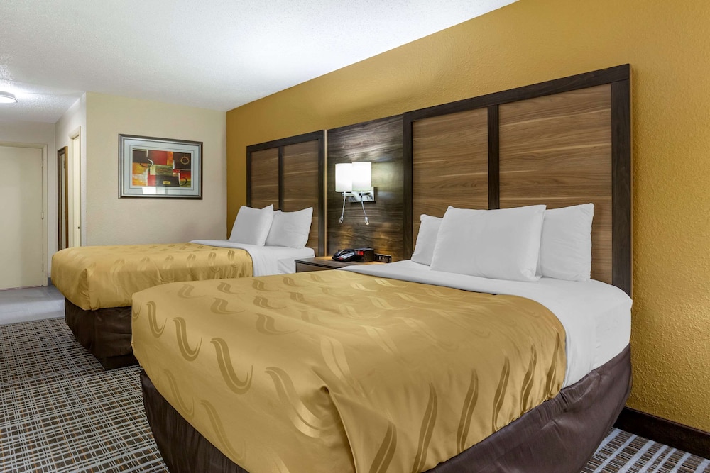 SUITE, 2 DOUBLE BEDS, SMOKING