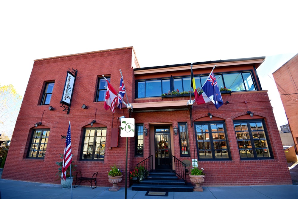 Chamberlin Inn 3/42