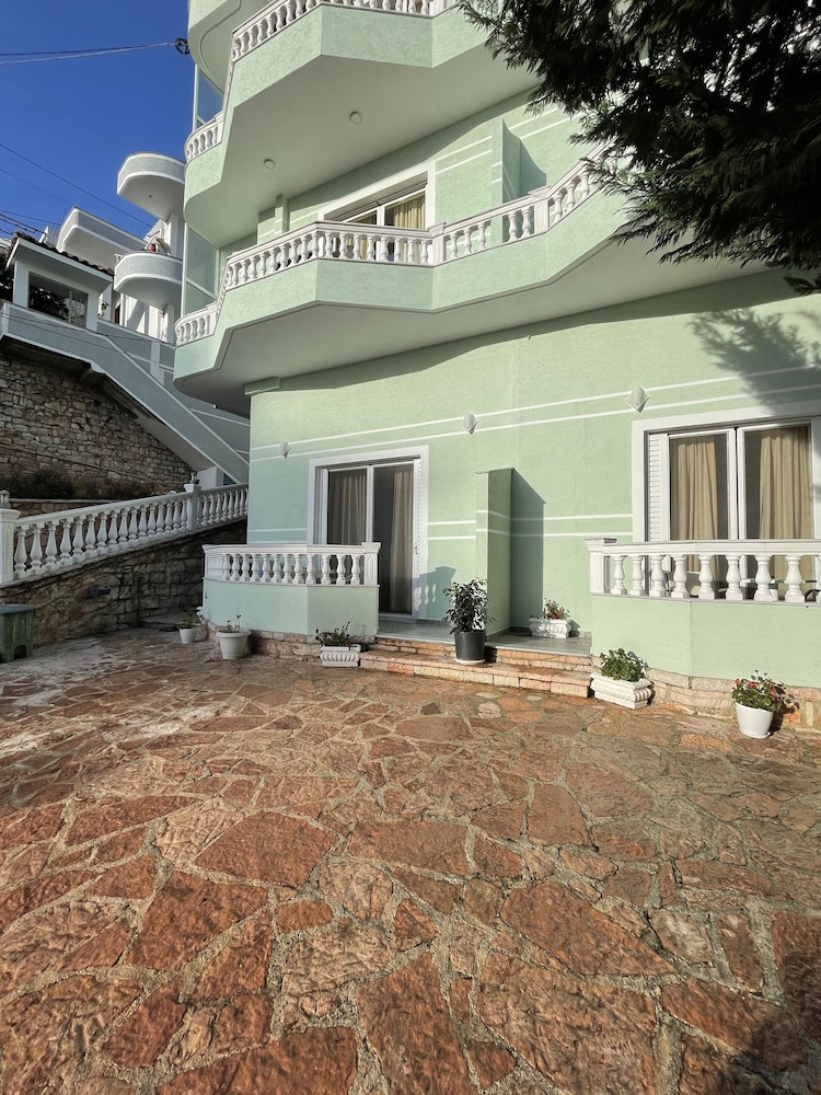 Relax Apartments Saranda 40/44