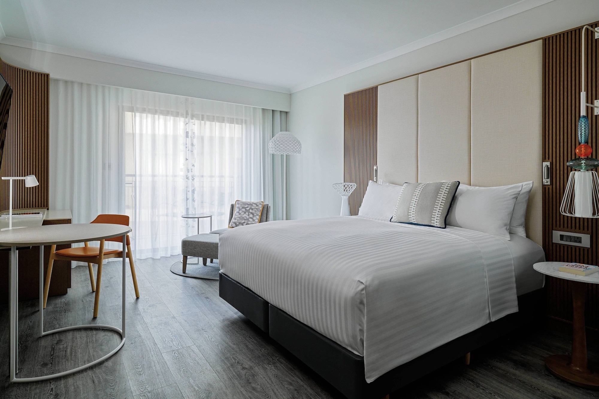 Superior, King Bed, Courtyard View, Balcony
